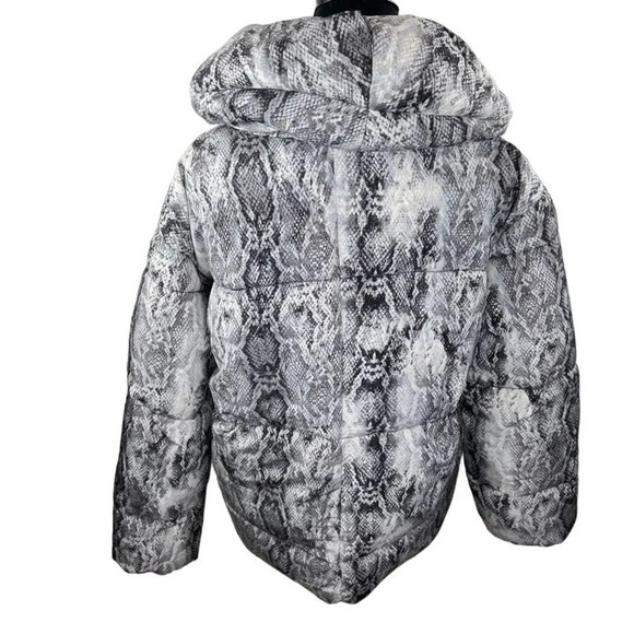 VINCE CAMUTO Demure Snakeskin Print Puffer Jacket Medium NWT! - Picture 8 of 11